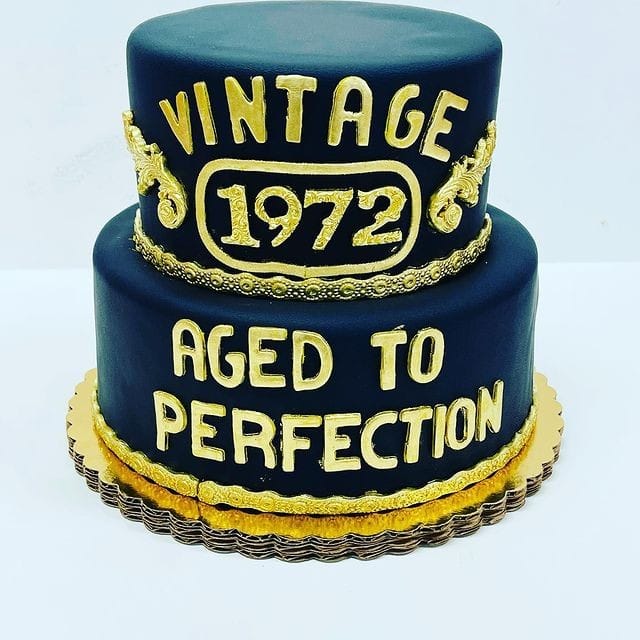 Vintage-Themed Cake