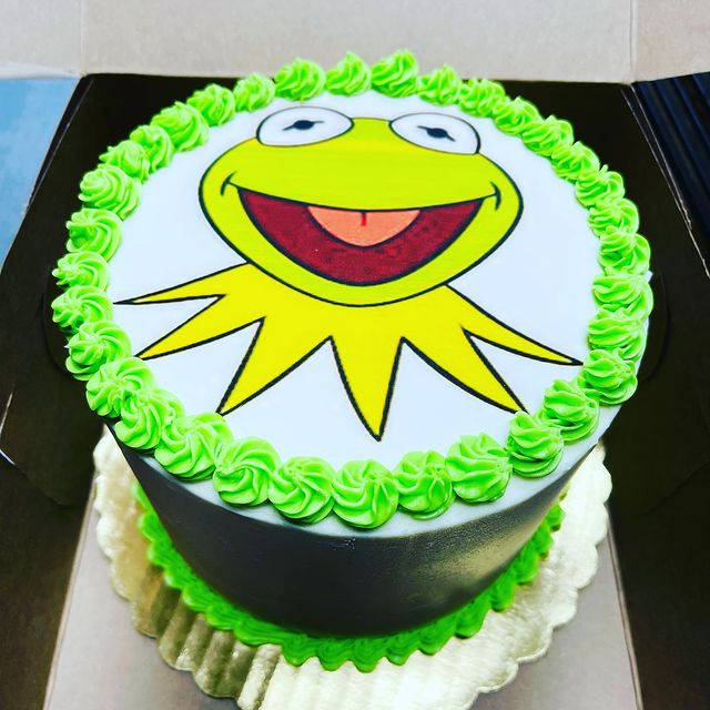 Kermit the Frog Birthday Cake