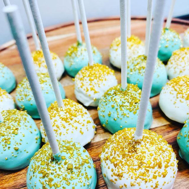 Custom Gradient Cake Pops