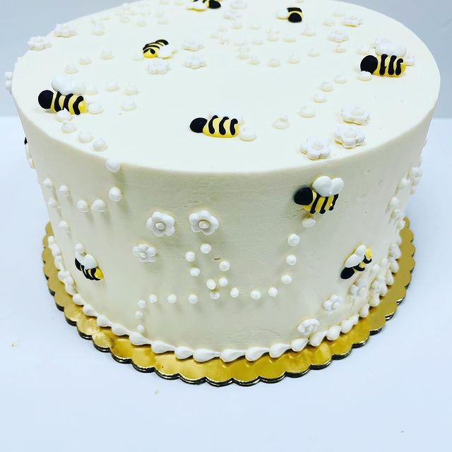 Bumble Bee Cake