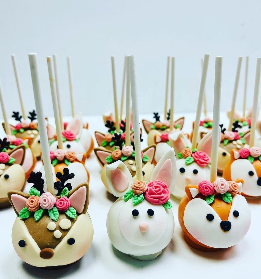 Woodland-Themed Cake Pops